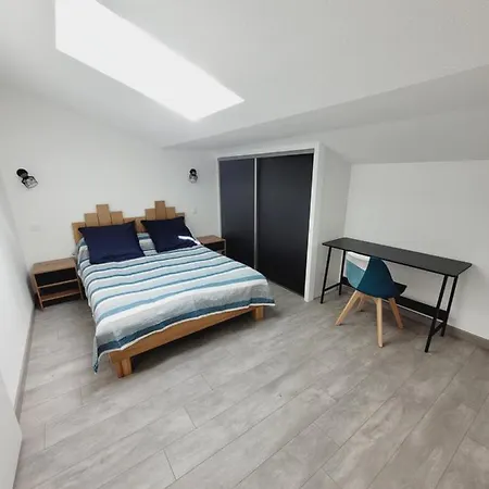 Escapade Ensoleillee Apartment *