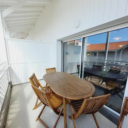 Escapade Ensoleillee Apartment *