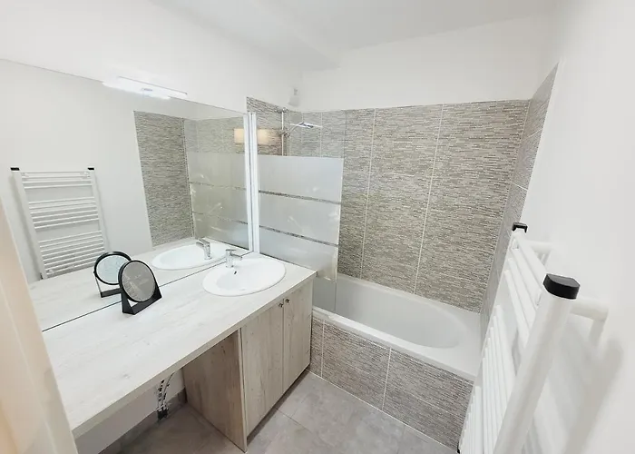 Escapade Ensoleillée Apartamento *